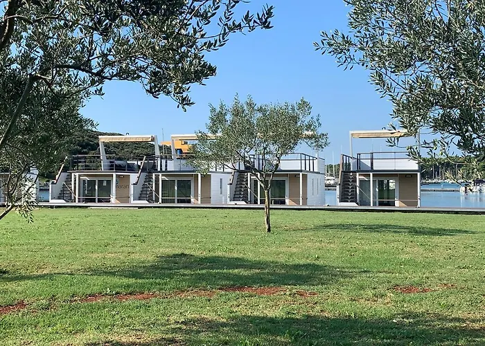 Apartment Floating House Arena 3