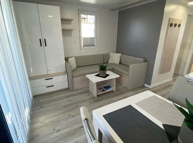 Appartement Floating House Arena 3 *